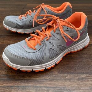 Nike Revolution 2 Size 8